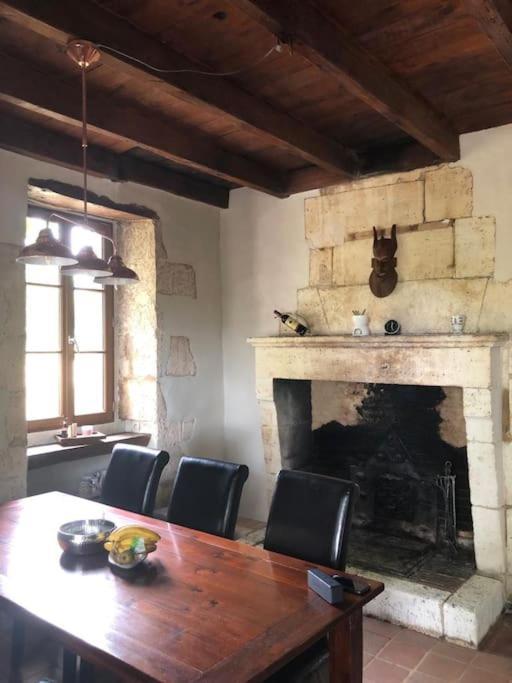 Gite De L'Edelinie Nanteuil-Auriac-de-Bourzac Εξωτερικό φωτογραφία